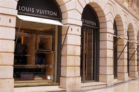 louis vuitton que es|Louis Vuitton spain locations.